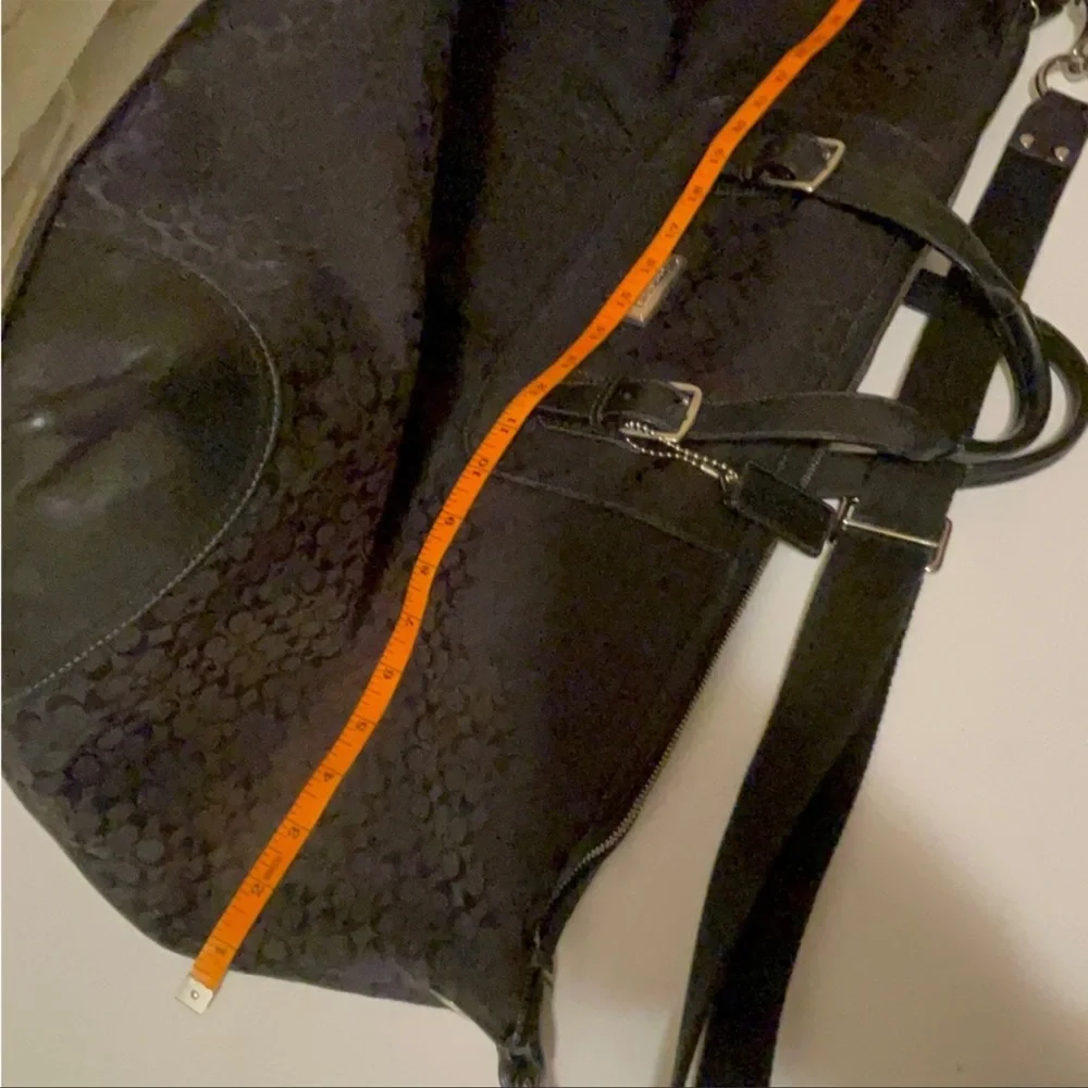 Authentic coach large travel luggage good conditions_6